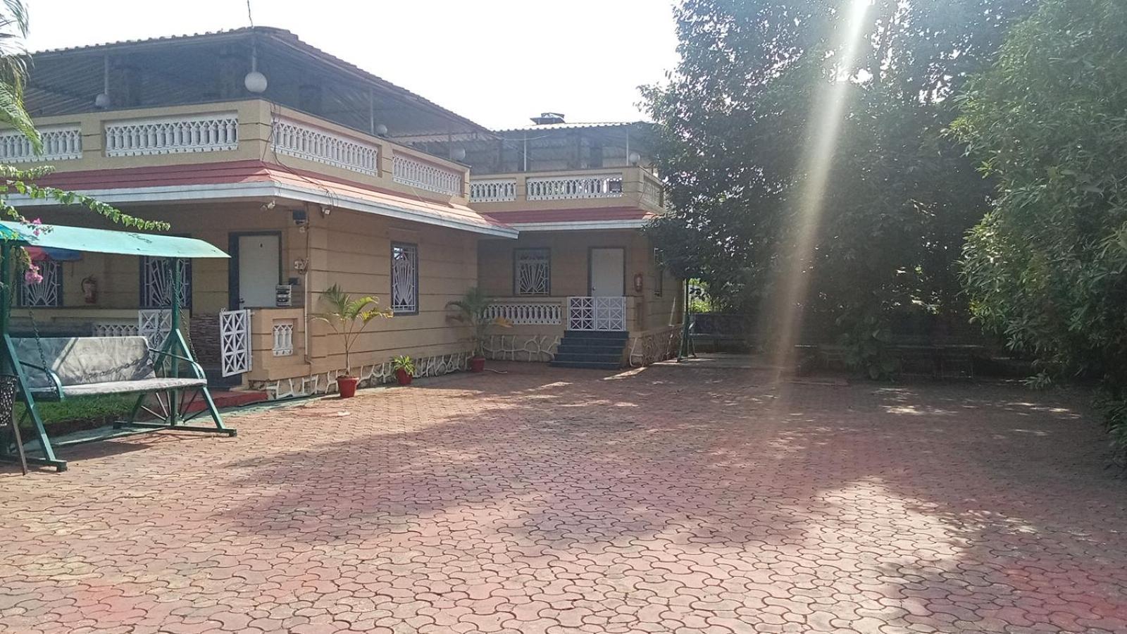 Giriraj Garden Resort Vagholi  Eksteriør billede